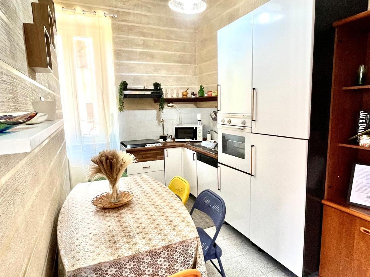Romuhouse Economy Apartment Metro B Екстер'єр фото
